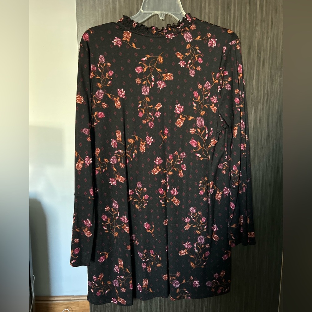 Beautiful Womens Blouse size XL great condition